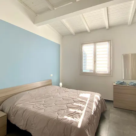 Moderni Sulla Pista Ciclabile *