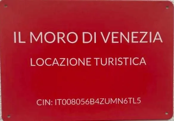 Moderni Sulla Pista Ciclabile