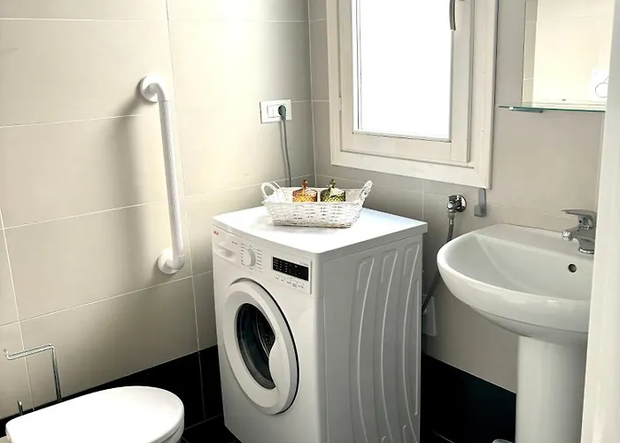 Moderni Sulla Pista Ciclabile Santo Stefano al Mare