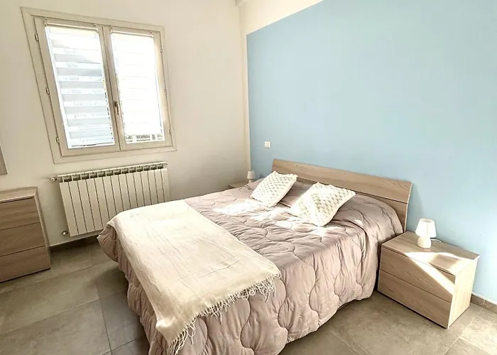 Moderni Sulla Pista Ciclabile